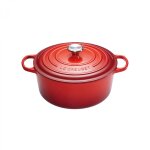 Cocotte signature en fonte maille ronde 24 cm cerise 162034
