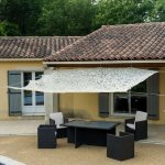 Toile d'ombrage ajoure de couleur beige 3 x 3 m