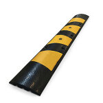 Ralentisseur monobloc avec bandes r�fl�chissantes long. 1830mm larg. 300mm